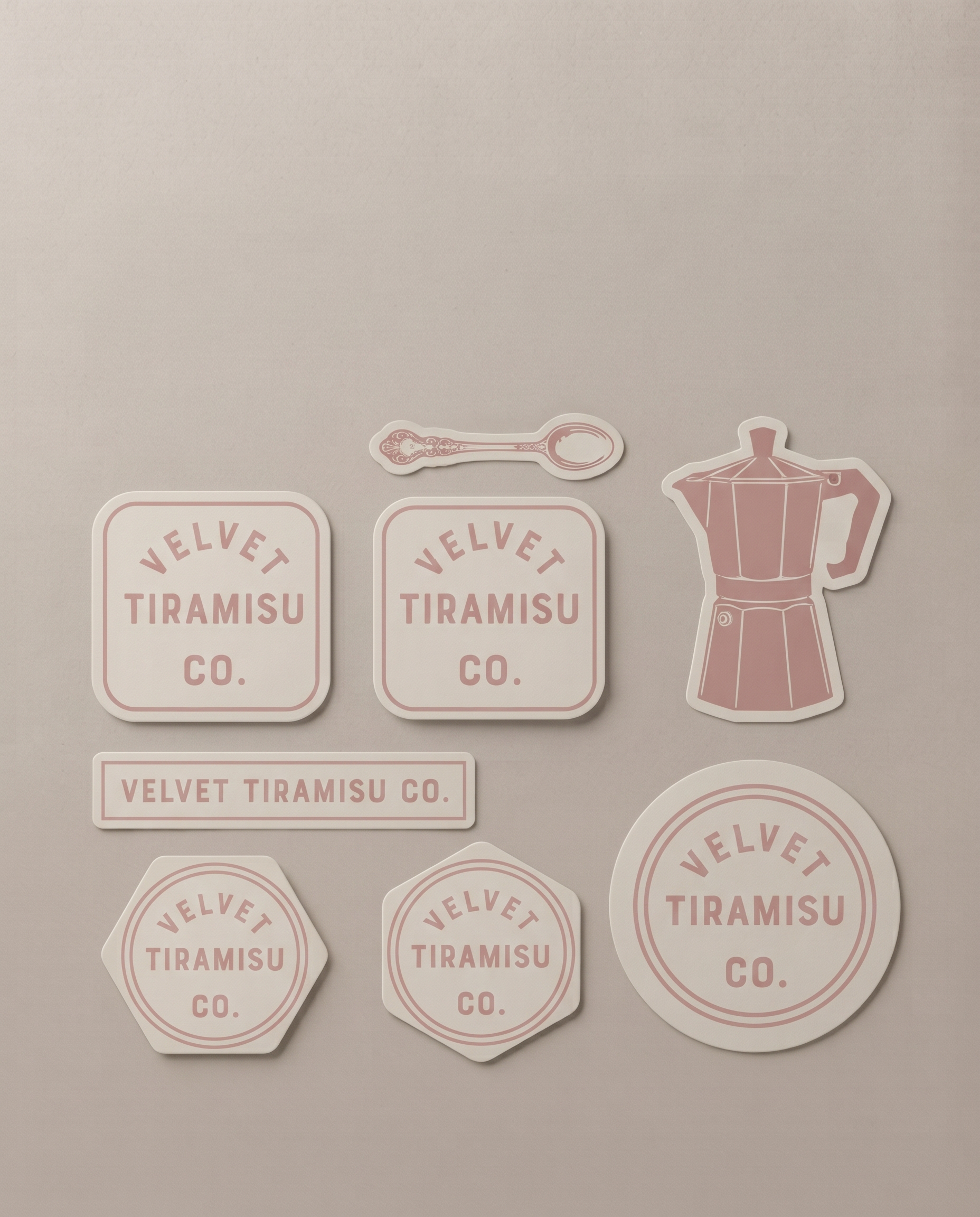 Velvet Tiramisù Co. — Brand Identity e Packaging Design Retrò
